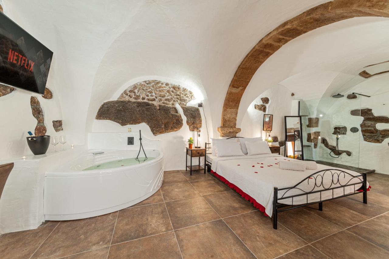 Romantic Loft With Jacuzzi In The Castle 卡斯特尔萨多 外观 照片