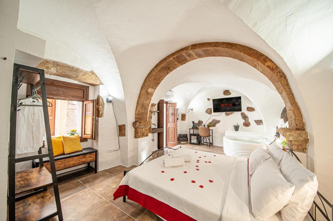 Romantic Loft With Jacuzzi In The Castle 卡斯特尔萨多 外观 照片