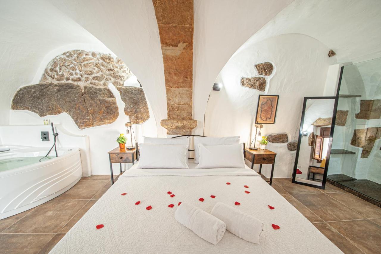 Romantic Loft With Jacuzzi In The Castle 卡斯特尔萨多 外观 照片